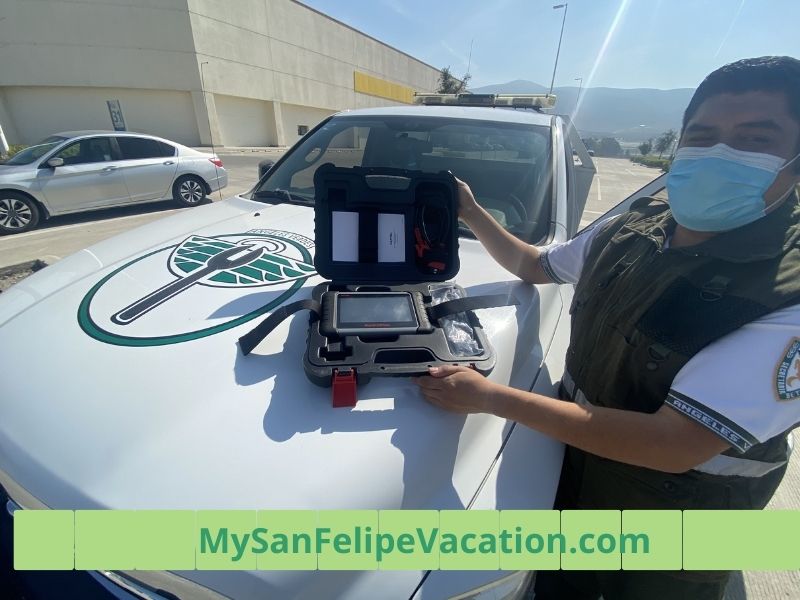 Modern engine diagnostic equipment used by Green Angels Mexico