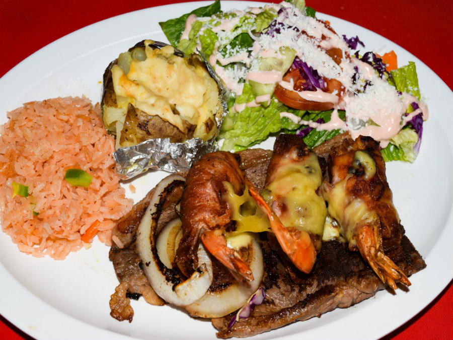 Grilled fish with salad at Chuy's Place San Felipe